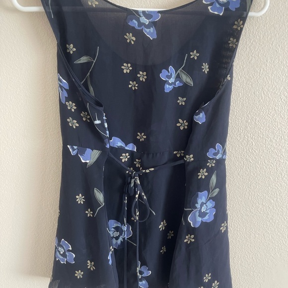 Forever 21 Vintage Navy Blue Floral Sleeveless Top size Large - Picture 2 of 2